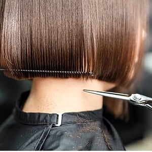 Coupe au carré aux ciseaux