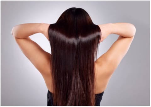 Longs cheveux brillants